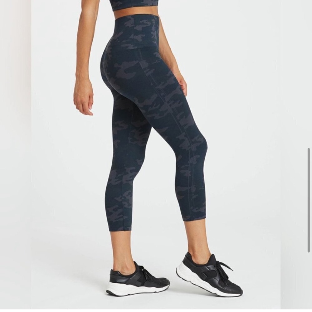 SPANX Camo Leggings - Black and Gray